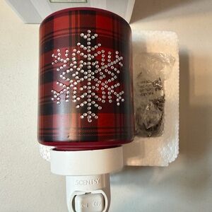 Scentsy Festive Red and Black Plaid Warmer